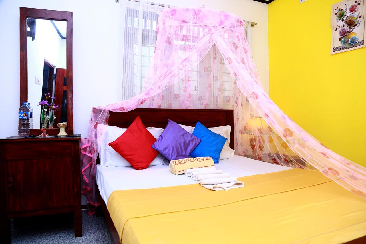 Sea Shine Beach Resort Mirissa Kültér fotó
