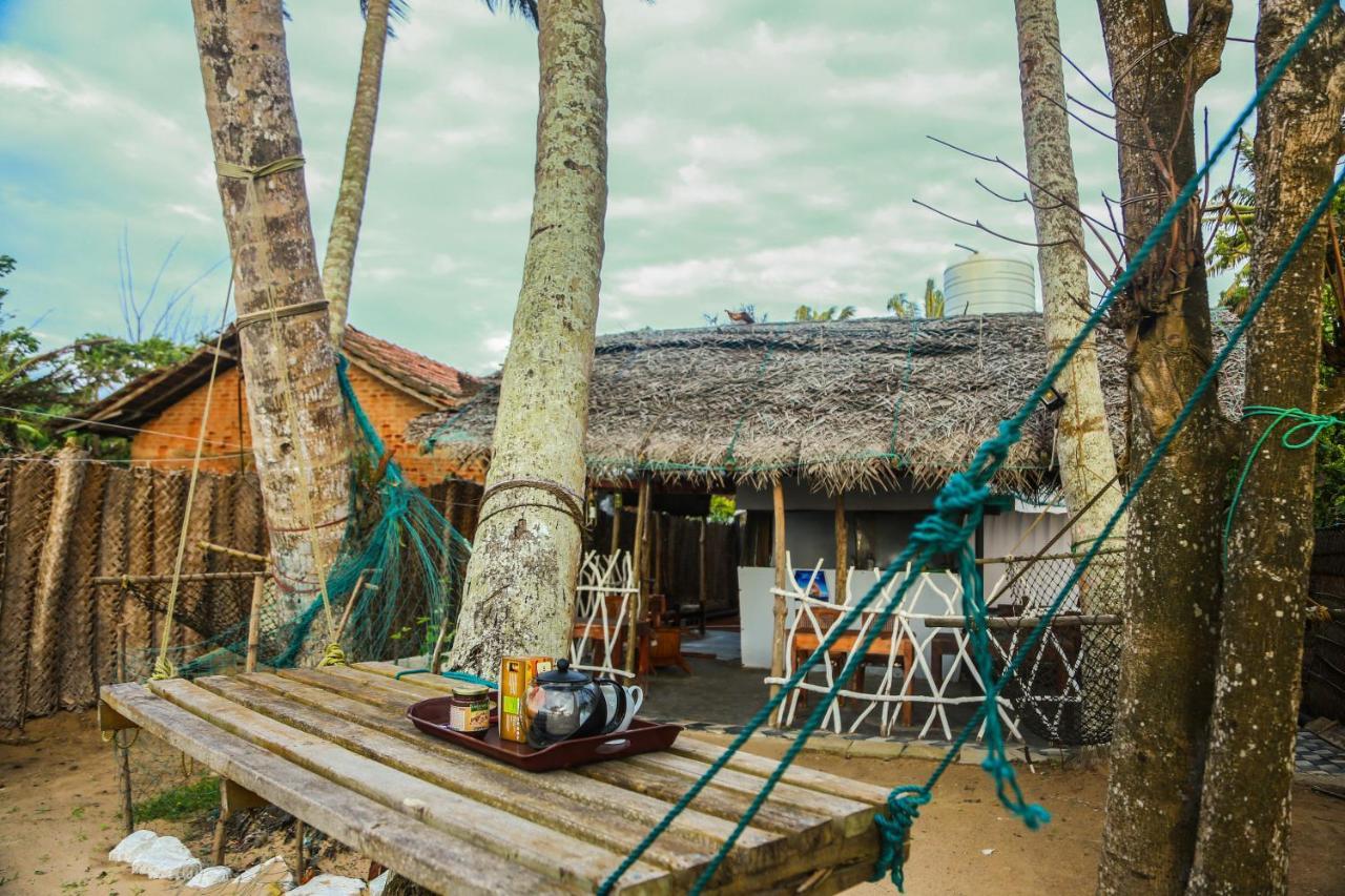 Sea Shine Beach Resort Mirissa Kültér fotó